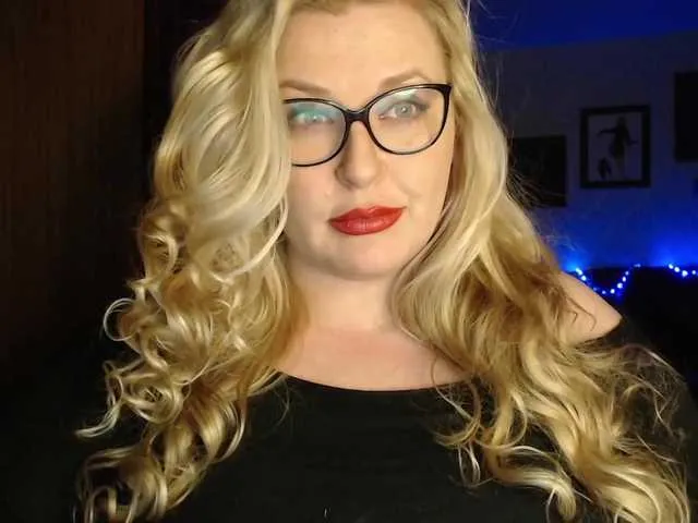 Live sex webcam photo for WifeyNusha #269329980