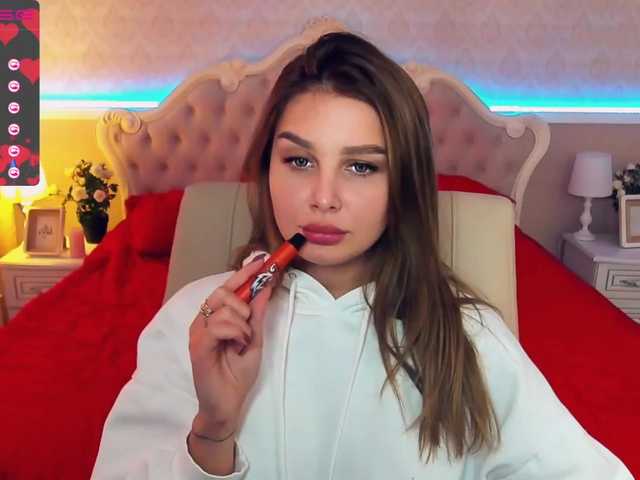 Live sex webcam photo for MillaDoll #269324507