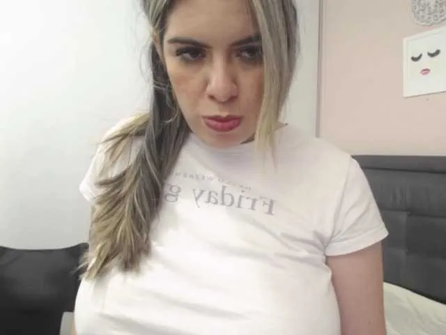 Live sex webcam photo for VeraVersace #269330075