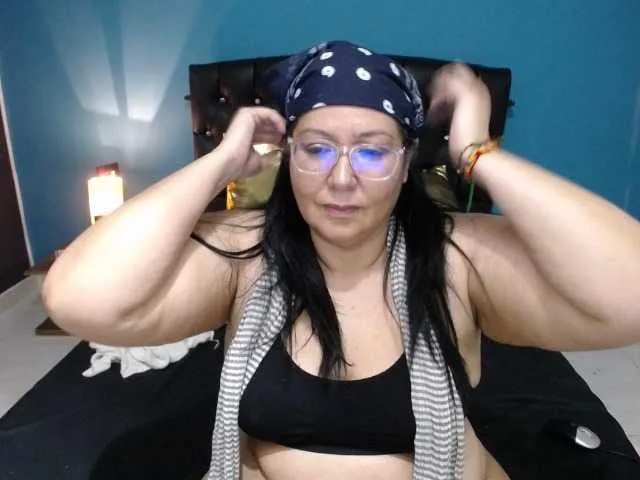 Live sex webcam photo for candystorm01 #269320849
