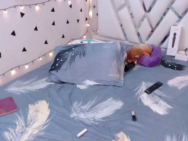 Live sex webcam photo for CorinaHudson #269330508