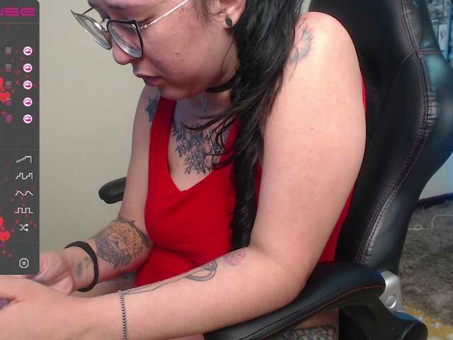 Live sex webcam photo for chloe-rosse #269321369