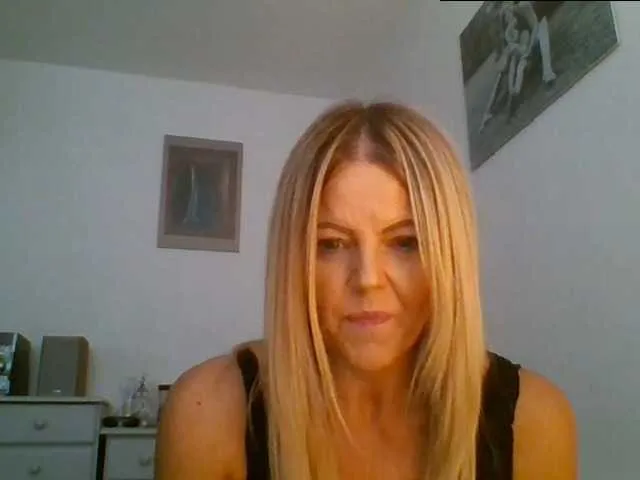 Live sex webcam photo for MilfSusanna #269330160