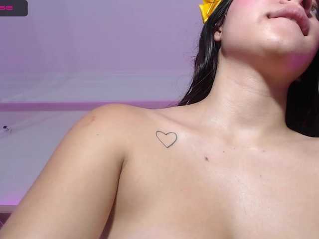 Live sex webcam photo for katysweett #269325394