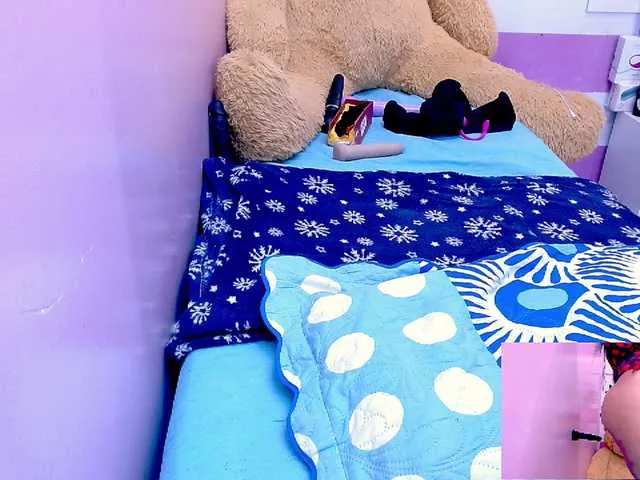 Live sex webcam photo for GlendaHolt #269330780