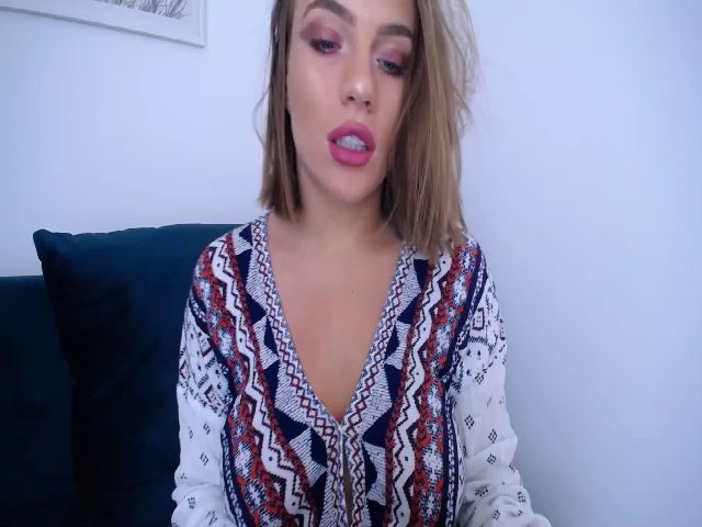 Live sex webcam photo for call_me_em #269320024