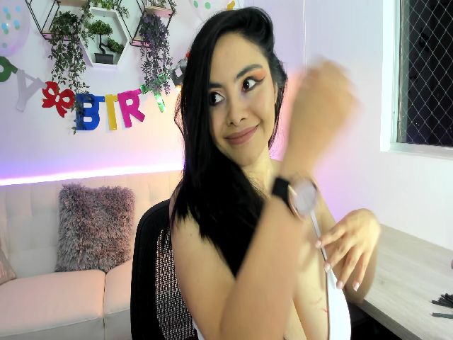 Live sex webcam photo for Marianviolet #269319026