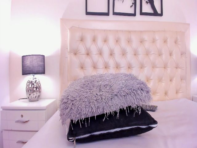 Live sex webcam photo for Mackenzie__20 #269322280