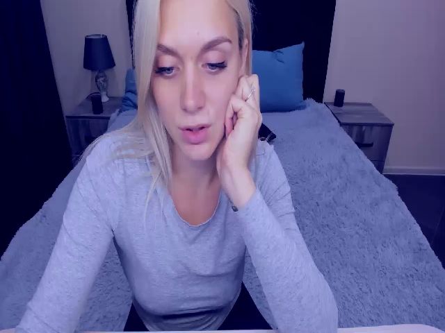 Live sex webcam photo for MeganKind #269323250