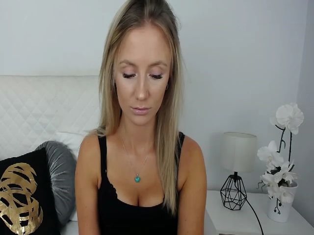 Live sex webcam photo for LenaaX #269332437