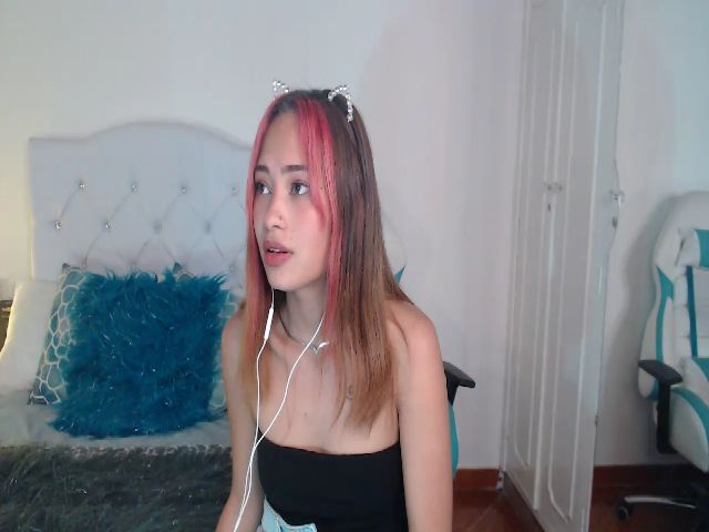 Live sex webcam photo for Charlotteh0 #269334350