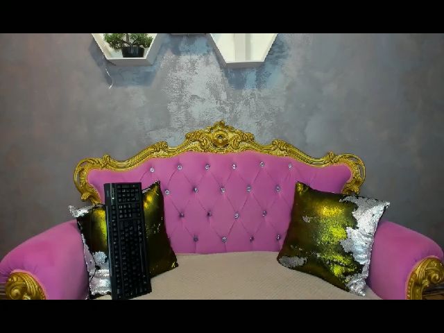 Live sex webcam photo for LennaSparkle #269332657