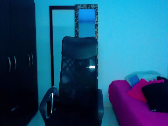 Live sex webcam photo for CandySantos #269334536