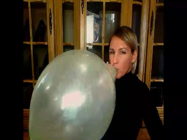 Live sex webcam photo for MiliEsiens #269322284