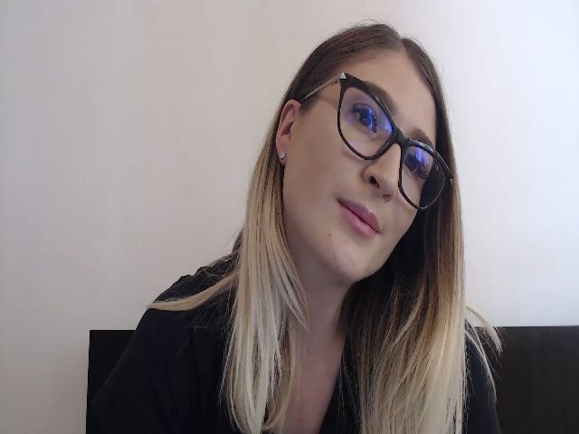 Live sex webcam photo for evellines91 #269326636
