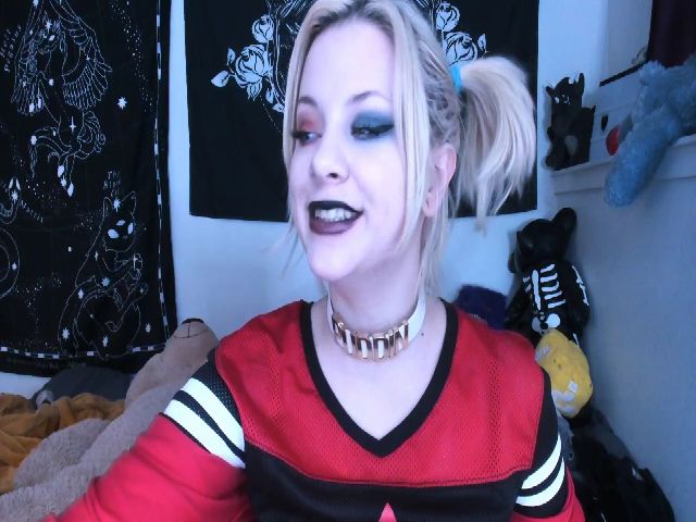 Live sex webcam photo for KayleeKarina #269322811