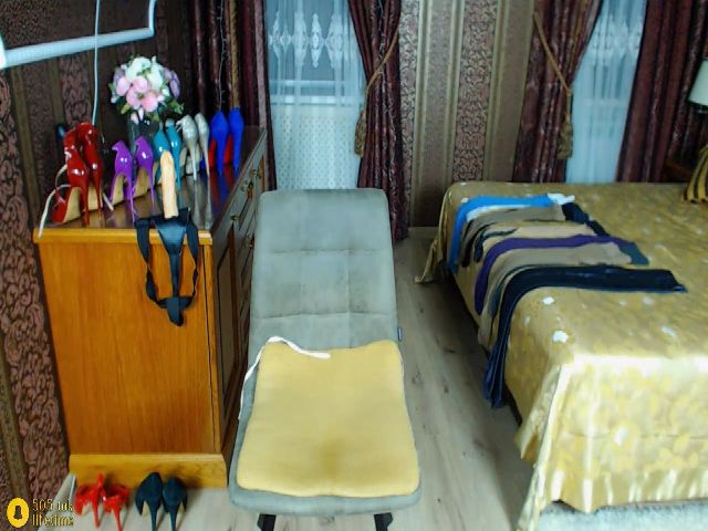 Live sex webcam photo for Emma_Brooks #269327574