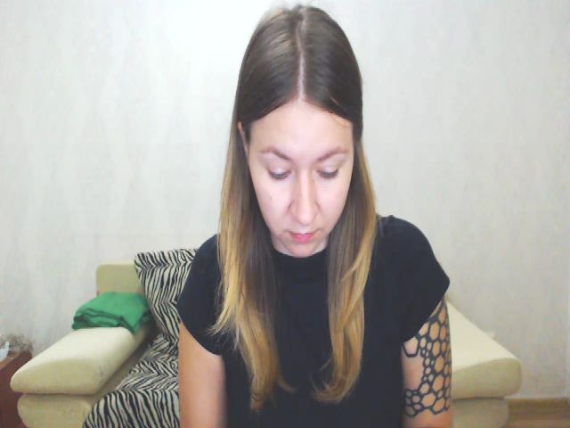 Live sex webcam photo for Emmillia #269324882