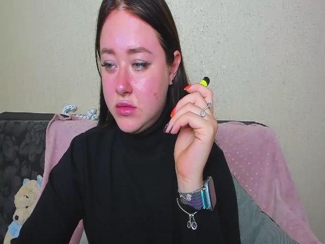 Live sex webcam photo for MissDiaa #269325682