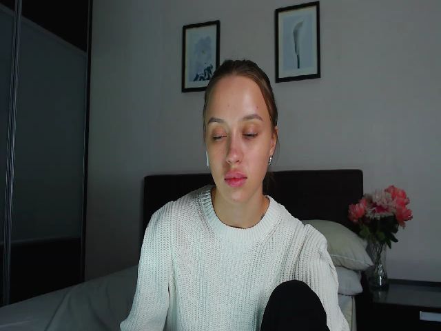 Live sex webcam photo for APRIL_BROWNN #269321517