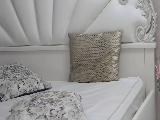 Live sex webcam photo for SoffyyHot #269334546