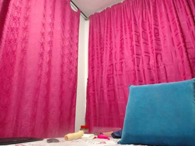 Live sex webcam photo for BigAssDeep #269331025