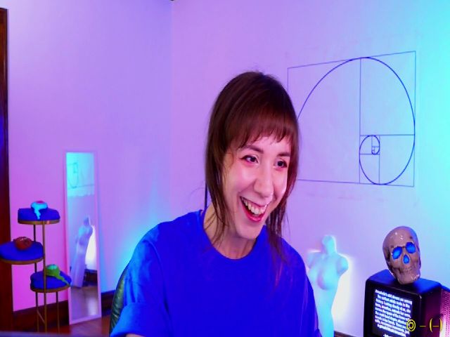 Live sex webcam photo for MinnieMoralia #269332268