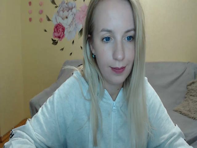 Live sex webcam photo for Amy_CuteBambi #269331420