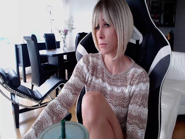 Live sex webcam photo for Karolynn #269333385