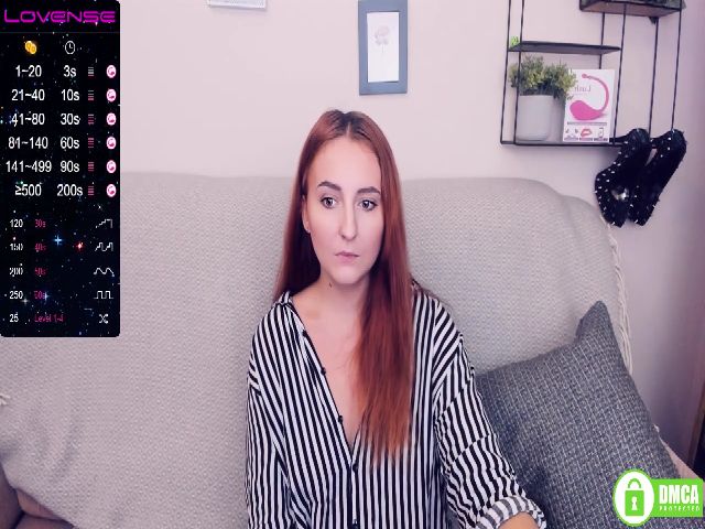 Live sex webcam photo for FoxyDarkX #269325795