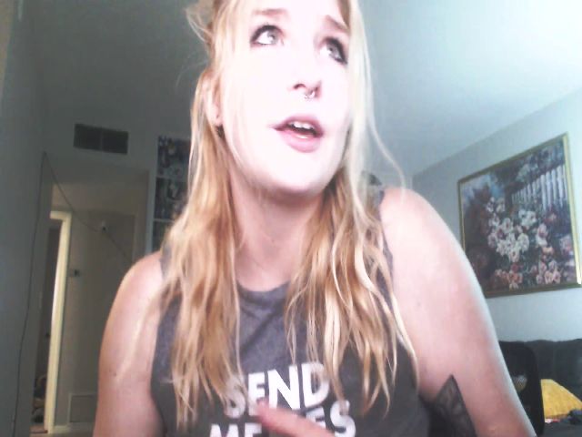 Live sex webcam photo for Whorde #269327245