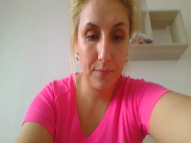 Live sex webcam photo for squirtvicky #269325843