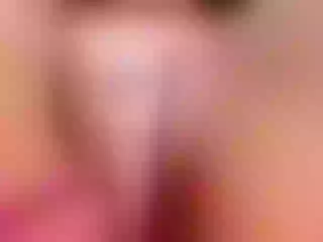 Live sex webcam photo for KatieNolan #269329204