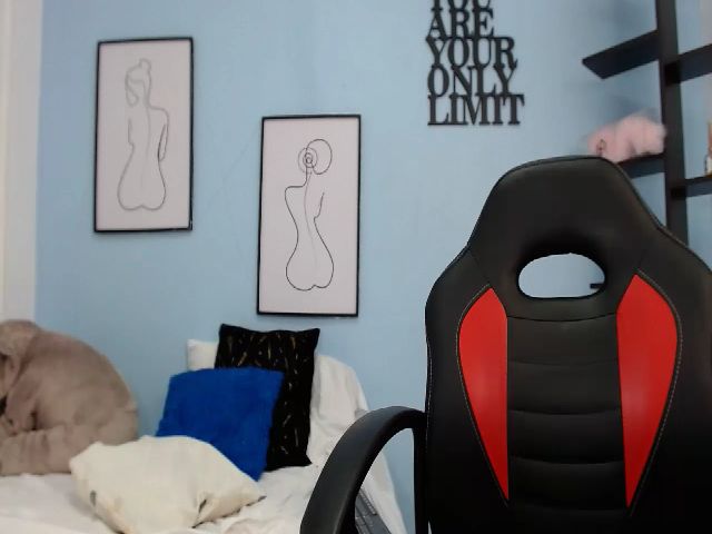 Live sex webcam photo for JOLIE_ABALO #269332731