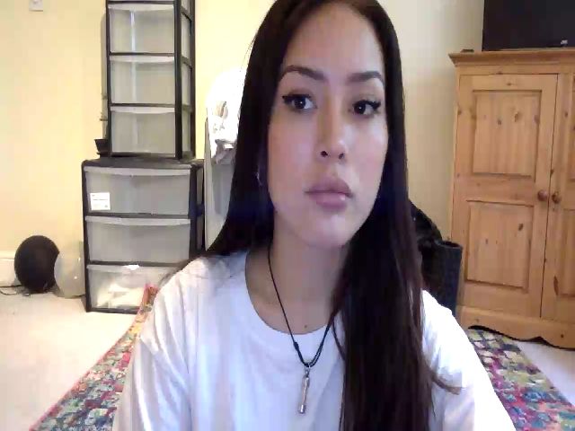 Live sex webcam photo for Miss_emiko #269327732