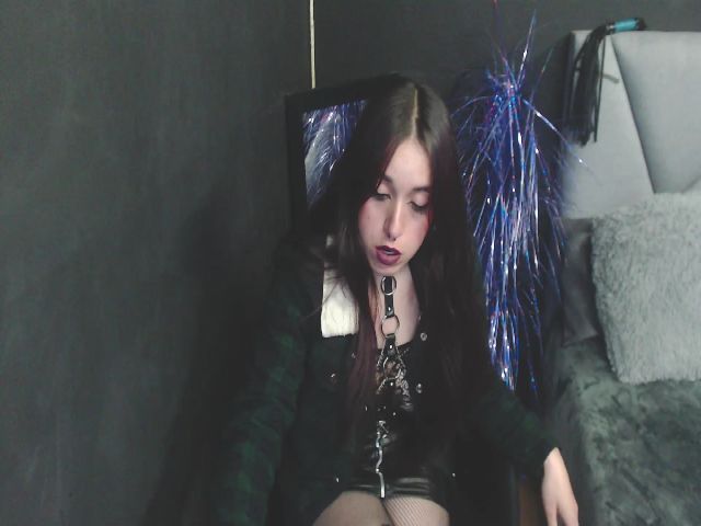 Live sex webcam photo for samantasmithh #269323155