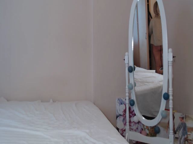 Live sex webcam photo for HolaLolla #269322841
