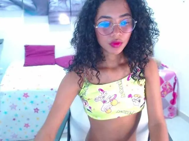 Live sex webcam photo for Anniemiss #269330380