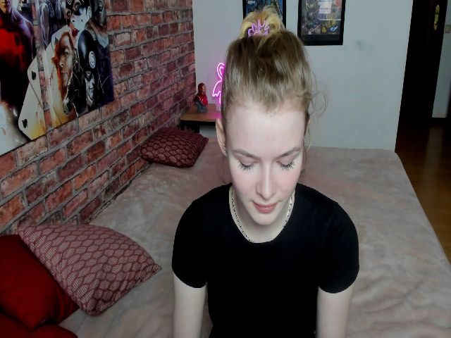 Live sex webcam photo for AlicefromLA #269327581