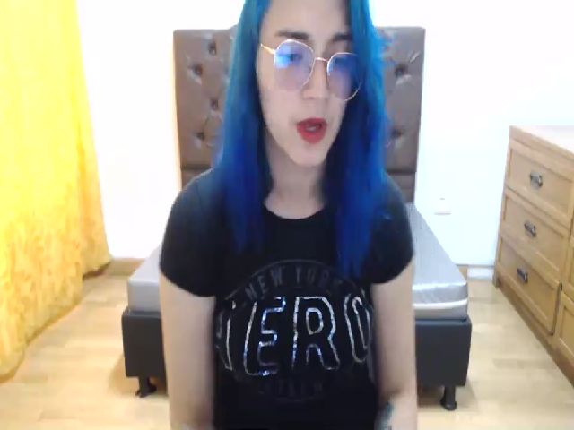 Live sex webcam photo for Carolinforbes #269331752