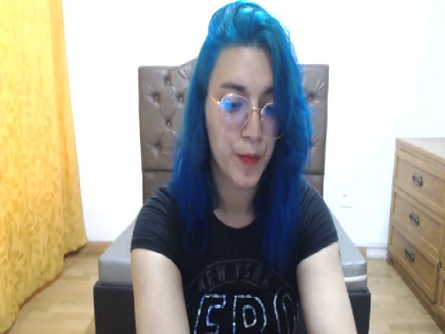 Live sex webcam photo for Carolinforbes #269331994