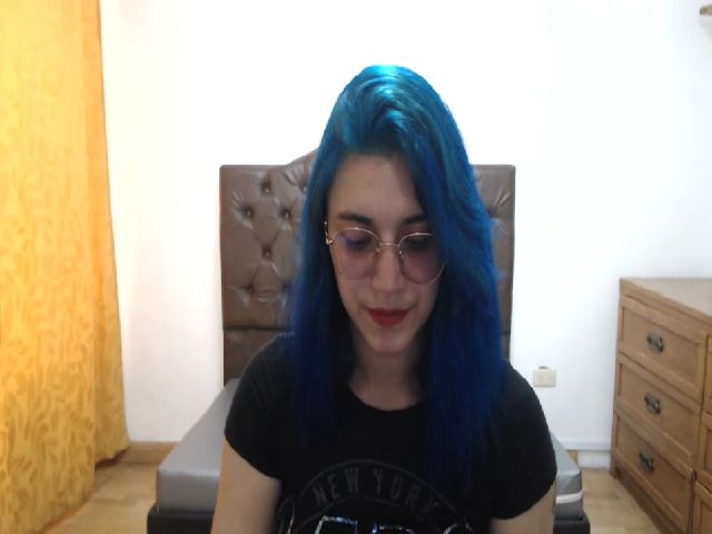 Live sex webcam photo for Carolinforbes #269332856