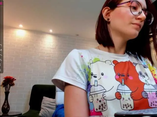 Live sex webcam photo for CaseyBloom #269329320