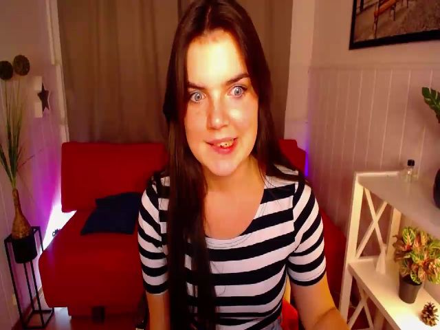 Live sex webcam photo for ViolaLily #269326833