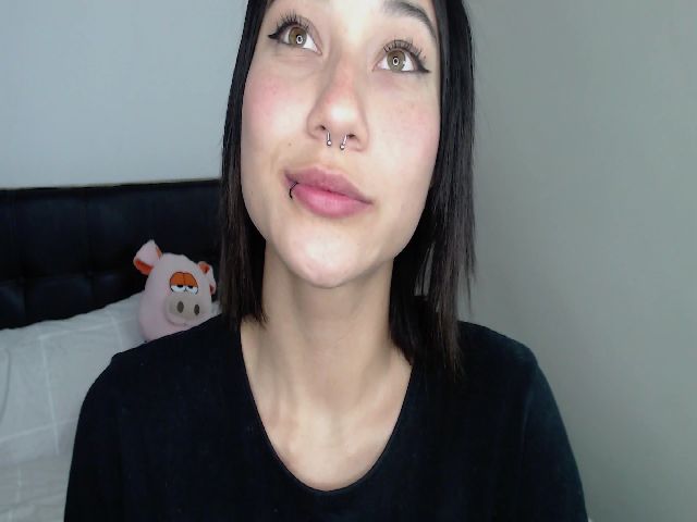 Live sex webcam photo for Zoe_be #269317389