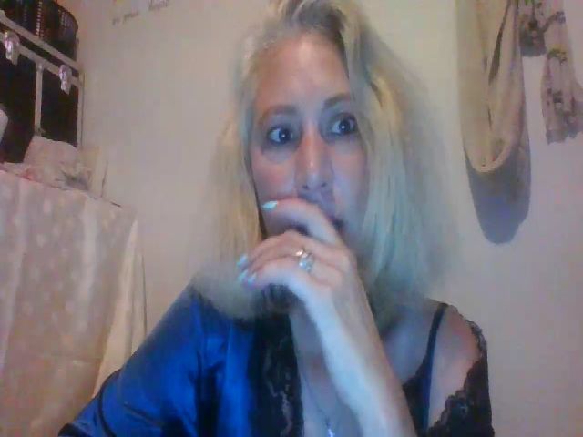 Live sex webcam photo for XxMommaKxX #269331789