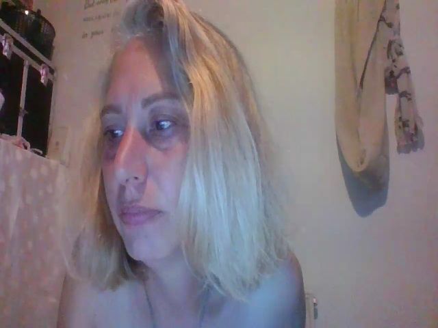 Live sex webcam photo for XxMommaKxX #269334145