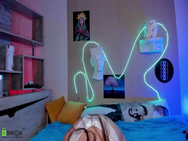 Live sex webcam photo for GloriaBengs #269327061