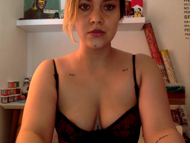 Live sex webcam photo for Alicenicolle #269326079