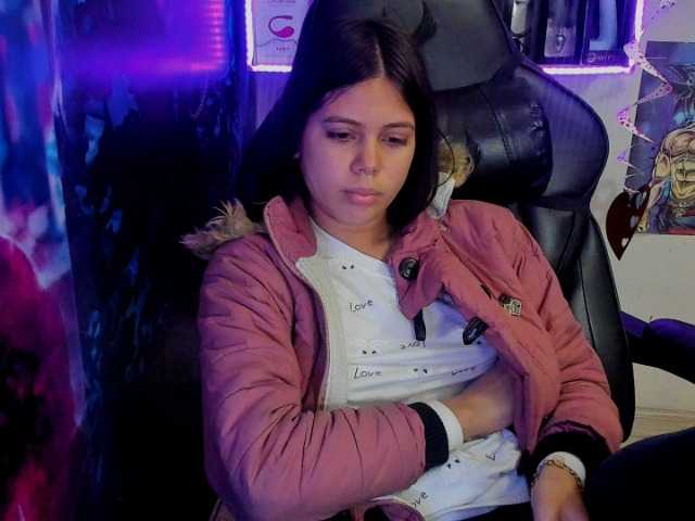 Live sex webcam photo for XCrislerSweet #269325286